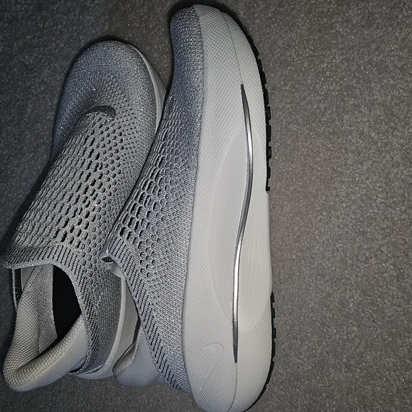 Nike Womens  Gray Reina Slip-On Shoes - Picture 2 of 5